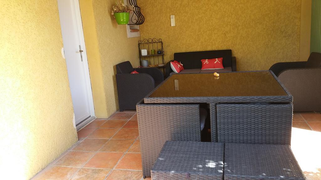Petit studio au calme Villa La Crau Exterior foto